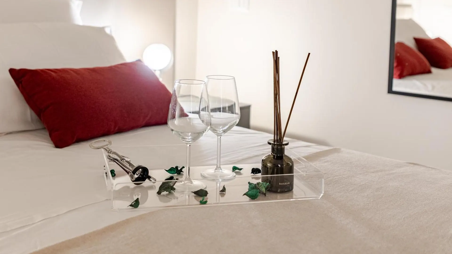 Zahir Suite Apartment contacts